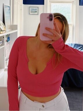 Out From Under Elias Seamless Notch Neck Top / size M
